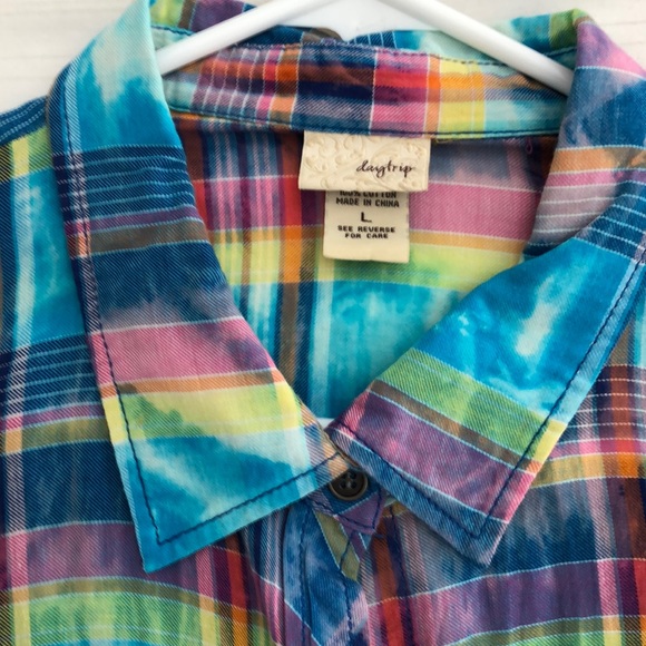 Day trip brand shirt. - Picture 1 of 4